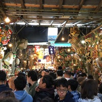 Photo taken at 鷲神社 酉の市 by issui on 11/25/2018