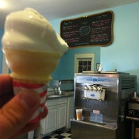 9/28/2012 tarihinde Francis R.ziyaretçi tarafından Banana&amp;#39;s Ice Cream Cafe'de çekilen fotoğraf