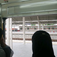Photo taken at Stasiun Jatinegara by Prihandaru P. on 4/11/2022