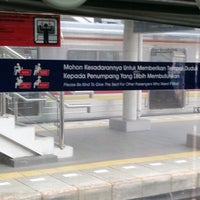 Photo taken at Stasiun Cakung by Prihandaru P. on 4/10/2022