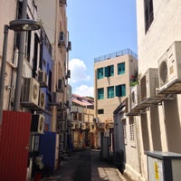 Review Strangers' Reunion