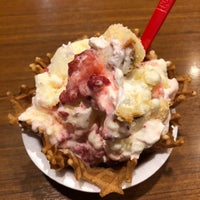 Photo taken at Cold Stone Creamery by Mamoru H. on 8/31/2020