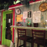 รูปภาพถ่ายที่ Mascareigna &amp;quot;Chez Carmen&amp;quot; Cuisine Traditionnelle De La Réunion โดย Jocelyn C. เมื่อ 10/20/2012