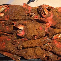 Foto tirada no(a) Crackpot Seafood Restaurant por Michael M. em 5/10/2015