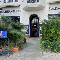 Photo taken at Der Zauberberg - Literarische Buchhandlung by AF_Blog on 8/25/2022