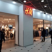 Photo taken at H&amp;amp;M by Город Д. on 3/3/2019