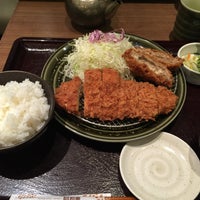 Photo taken at Tonkatsu Wako by Ryosuke M. on 12/16/2014