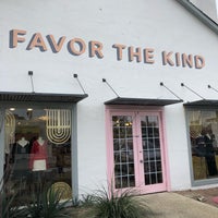 Photo taken at Favor the Kind by Katie on 11/11/2018