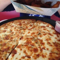 Foto scattata a Sardella&amp;#39;s Pizza &amp;amp; Wings da Disneybigsis il 6/1/2013