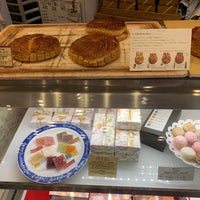 Photo taken at Patisserie du Chef FUJIU by quoth on 1/8/2022