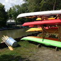 รูปภาพถ่ายที่ Puddledockers Kayak Shop โดย Luiz H. A. เมื่อ 8/25/2013
