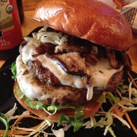 Foto tirada no(a) Smokey Burger Organic por Brando em 4/13/2013