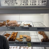 1/28/2024にGinaがPeter Pan Donut &amp;amp; Pastry Shopで撮った写真