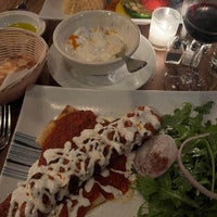Foto scattata a Bodrum Mediterranean Restaurant da Gina il 10/2/2022