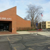 Photo taken at Columbus Metropolitan Library - Whetstone Branch by Mohammad A. on 4/6/2013