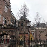 Photo taken at Tramhalte Rijksmuseum by Sanem S. on 11/1/2019