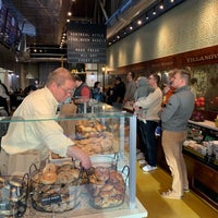 Photo taken at Spread Bagelry by Mich on 10/26/2019