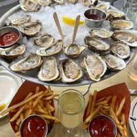 Photo taken at Mermaid Oyster Bar by Jane on 9/10/2023