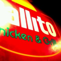 2/8/2013 tarihinde Martha Eli D.ziyaretçi tarafından Gallito Chicken &amp;amp; Grill'de çekilen fotoğraf