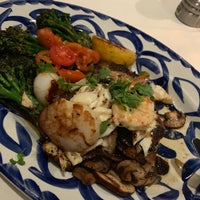 Photo taken at Willie G&amp;#39;s Seafood And Steakhouse by Karen H. on 10/5/2019