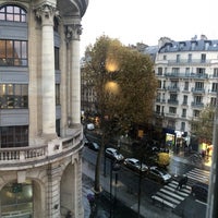 Foto tirada no(a) Nation Hôtel Montmartre por ildar S. em 11/17/2014