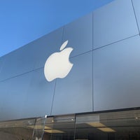 Photo taken at Apple Suburban Square by Mickey O. on 9/28/2019