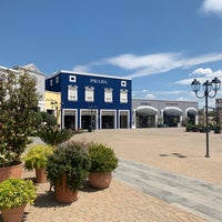 Das Foto wurde bei Sicilia Outlet Village von marjolijn k. am 5/3/2022 aufgenommen