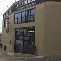Das Foto wurde bei Kickin&amp;#39; Boot Whiskey Kitchen von Beer J. am 3/23/2017 aufgenommen
