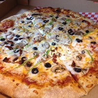 Foto tirada no(a) Coloradough Pizza por Shawn C. em 1/2/2014
