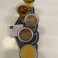 2/4/2023 tarihinde Kiara R.ziyaretçi tarafından Angel City Brewery'de çekilen fotoğraf