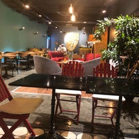 Das Foto wurde bei Maci Cafe &amp;amp; Restaurant von Ozel T. am 6/19/2019 aufgenommen