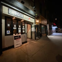Foto tirada no(a) Burger Bistro por Max S. em 5/6/2020