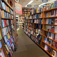 Foto tirada no(a) Harvard Book Store por Max S. em 11/19/2022