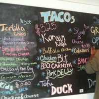 11/13/2012 tarihinde Chris W.ziyaretçi tarafından Off The Hook Taco Emporium'de çekilen fotoğraf