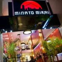 5/7/2013에 Julian B.님이 Minato Mirai Sushi &amp;amp; Temaki에서 찍은 사진