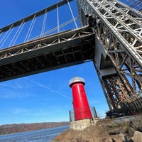 Photo taken at Little Red Lighthouse by Tokuyuki K. on 11/24/2023