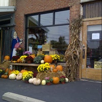 รูปภาพถ่ายที่ Smith Farm Market โดย Sabrina A. เมื่อ 9/21/2012