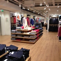 Photo taken at Uniqlo by Kentucky92 Q. on 11/9/2012