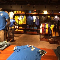 nike barra shopping fechou