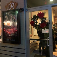 รูปภาพถ่ายที่ Rialto Cinemas Cerrito โดย Cee M. เมื่อ 12/28/2019