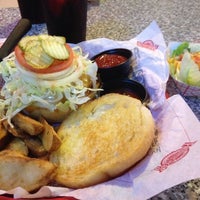 Photo taken at Fuddruckers by Mo R. on 11/3/2013