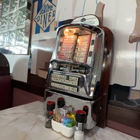 Photo taken at Silver Diner by JASM .. on 8/20/2023