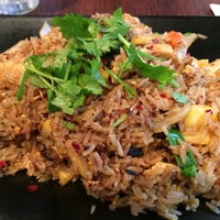 10/1/2015 tarihinde Andrew D.ziyaretçi tarafından Maiphai Thai Cuisine'de çekilen fotoğraf
