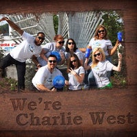 รูปภาพถ่ายที่ Charleston WV Convention And Visitors Bureau โดย Rekko P. เมื่อ 5/10/2013