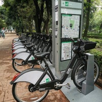 Photo taken at Ecobici 405 by Caminαλεχ 🚶 on 8/13/2022