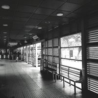 Review Halte TransJakarta Pluit