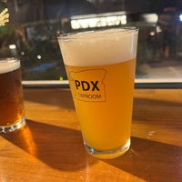 Photo taken at PDX TAPROOM by ぽんりー on 6/3/2022