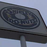 Photo taken at Shipley Do-Nuts by Fernando S. on 12/27/2012