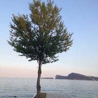 7/20/2016 tarihinde Věra M.ziyaretçi tarafından Garda Gölü'de çekilen fotoğraf