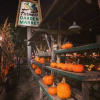 Photo taken at Farmers Garden Market by Matt Spudart M. on 10/23/2014